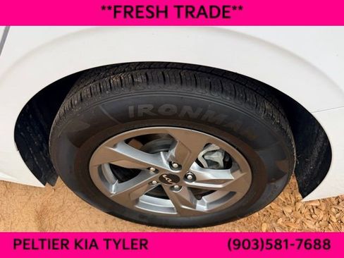 Used 2022 Kia K5 LXS image 8