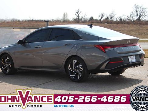 Used 2024 Hyundai Elantra Limited image 6