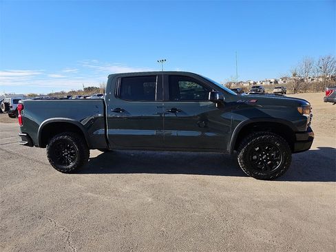 Used 2025 Chevrolet Silverado 1500 ZR2 w/ Technology Package image 9