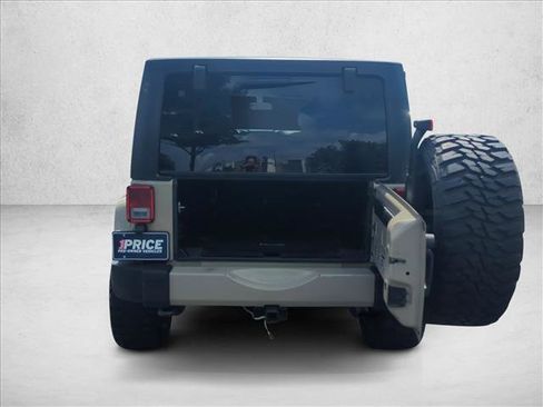 Used 2017 Jeep Wrangler Unlimited Sahara w/ Connectivity Group AWD/4WD image 6