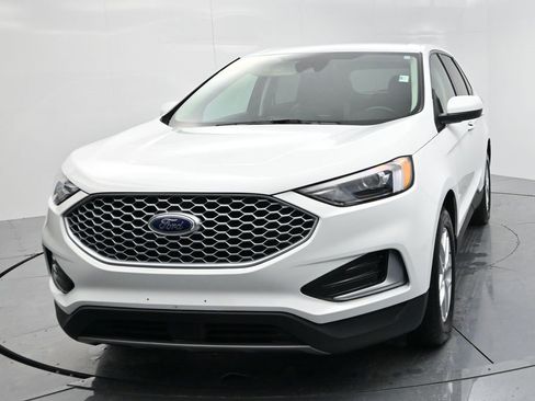 Used 2024 Ford Edge SEL image 3