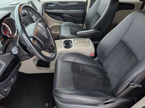Used 2018 Dodge Grand Caravan SXT image 10