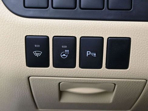 Used 2016 Toyota Highlander Limited Platinum image 16