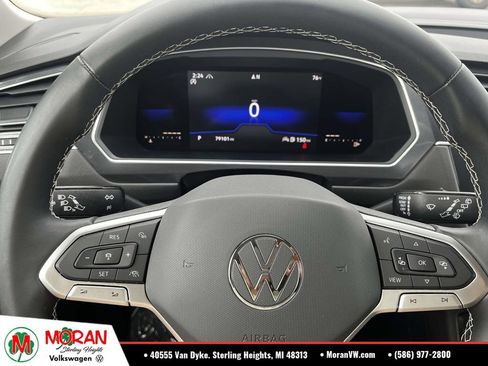Used 2022 Volkswagen Tiguan SE AWD/4WD image 21
