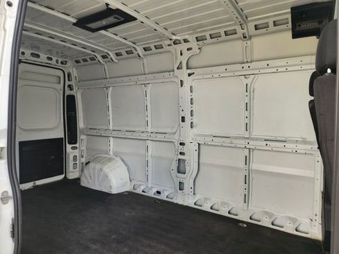 Used 2025 RAM ProMaster 2500 w/ Convenience Group image 31