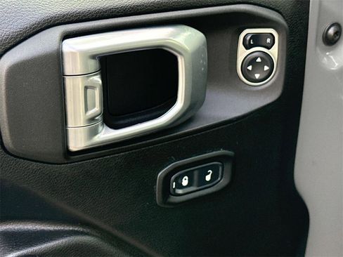 Used 2021 Jeep Wrangler Unlimited Sport image 21