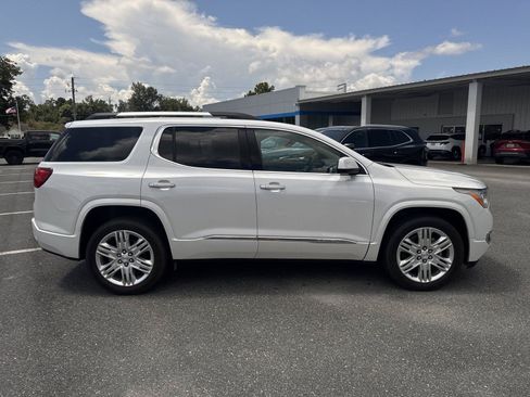 Used 2019 GMC Acadia Denali w/ Technology Package AWD/4WD image 3