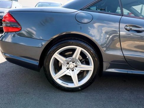 Used 2011 Mercedes-Benz SL 550 image 23