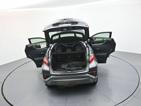 Used 2018 Toyota C-HR XLE FWD image 38