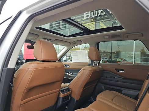 New 2025 Nissan Pathfinder Platinum w/ Cargo Package image 14