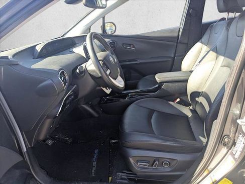 Used 2017 Toyota Prius Prime Advanced image 16