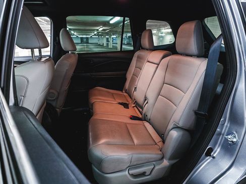 Used 2023 Honda Passport EX-L image 18