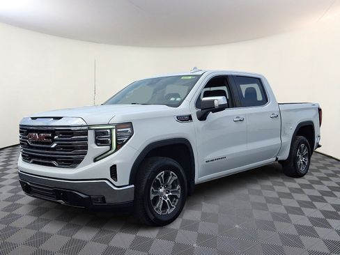 Used 2025 GMC Sierra 1500 SLT AWD/4WD image 3