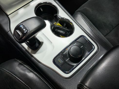 Used 2014 Jeep Grand Cherokee SRT8 w/ Luxury Group II AWD/4WD image 67