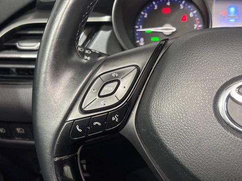 Used 2018 Toyota C-HR XLE image 26