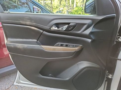 Used 2019 GMC Acadia SLE image 13