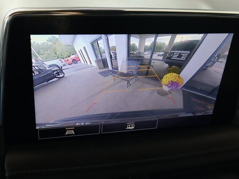 Used 2021 Chevrolet Suburban LT image 32