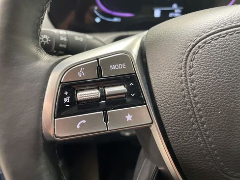 Used 2024 Kia Telluride EX w/ EX Captain's Chair Package image 23