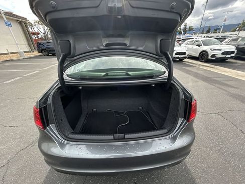 Used 2013 Volkswagen Jetta SEL Premium image 24
