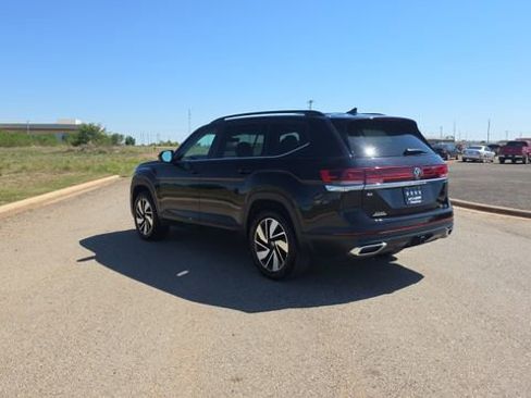 Used 2024 Volkswagen Atlas SE FWD image 8
