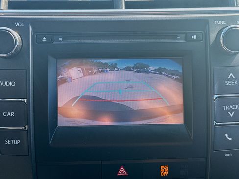 Used 2017 Toyota Camry SE FWD image 13