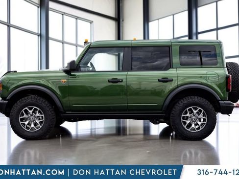 Used 2025 Ford Bronco Badlands AWD/4WD image 2