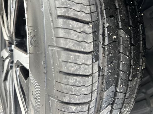 Used 2020 Honda Pilot Touring image 7