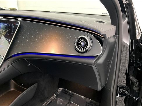 Used 2026 Mercedes-Benz EQE 320 4MATIC SUV image 19