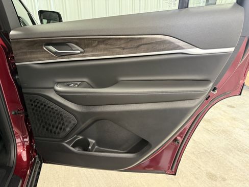 New 2026 Jeep Grand Cherokee L 4WD image 10