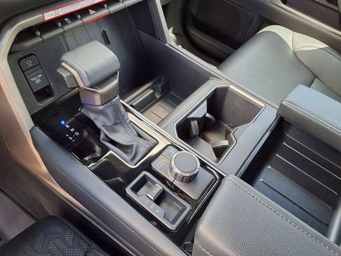 Used 2025 Toyota Tundra Limited AWD/4WD image 22