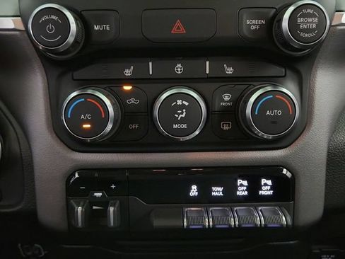 Used 2019 RAM 1500 Big Horn AWD/4WD image 15