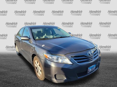 Used 2011 Toyota Camry LE w/ LE Extra-Value Pkg FWD image 2