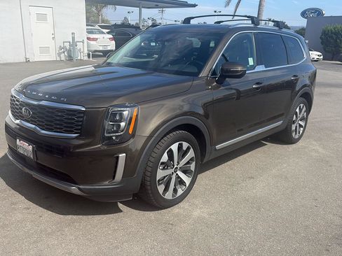 Used 2021 Kia Telluride EX w/ EX Premium Package AWD/4WD image 1