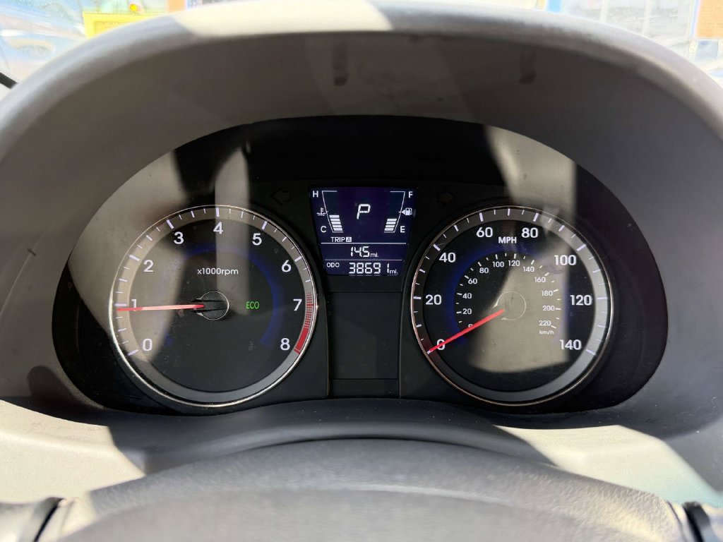 Used 2013 Hyundai Accent GLS w/ Premium Pkg FWD image 25