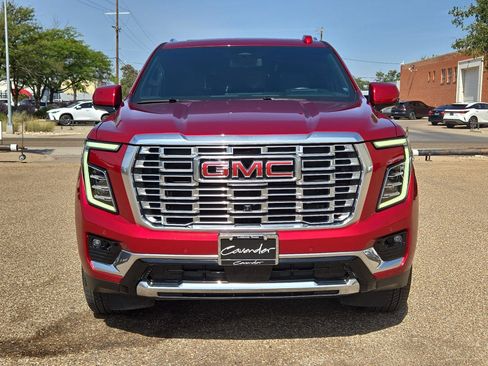 Used 2025 GMC Yukon Denali w/ Sun & Power Step Package AWD/4WD image 10