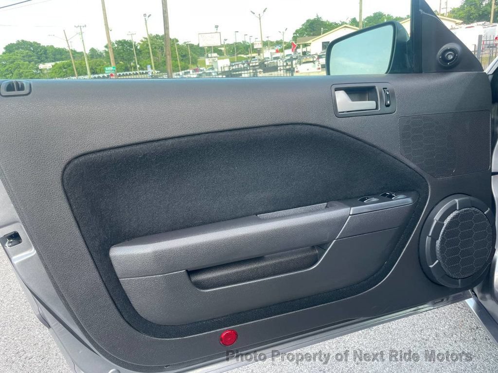 Used 2006 Ford Mustang GT RWD image 20