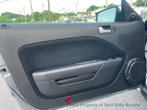 Used 2006 Ford Mustang GT RWD image 20