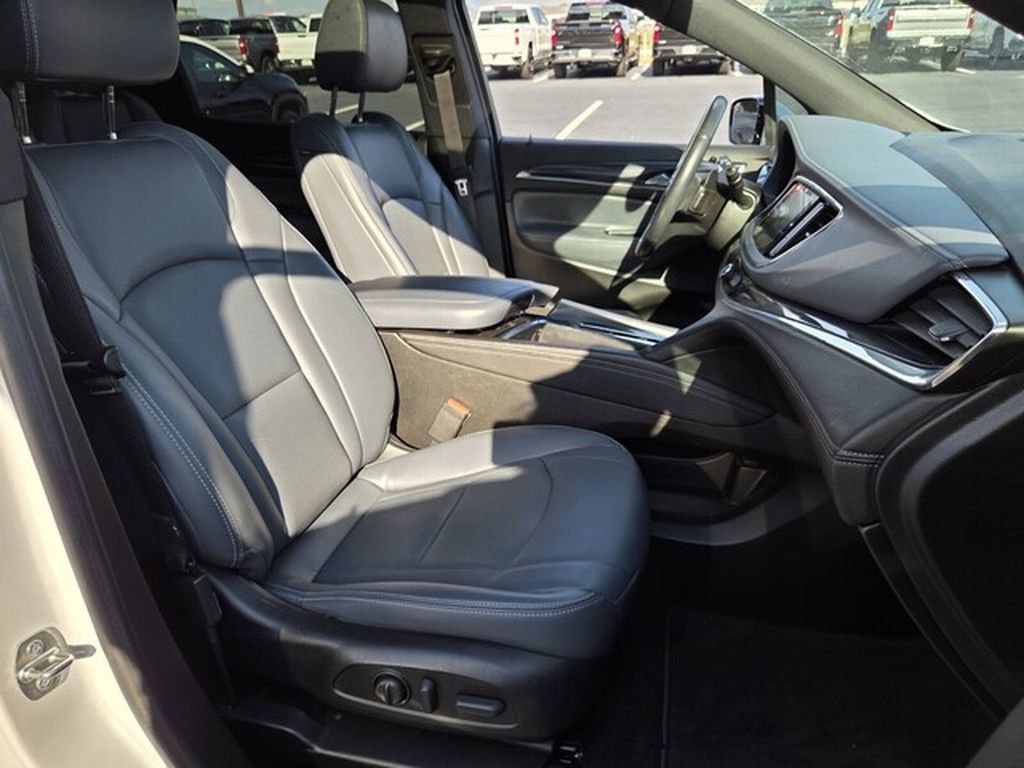 Used 2023 Buick Enclave Essence w/ Experience Buick Package FWD image 16