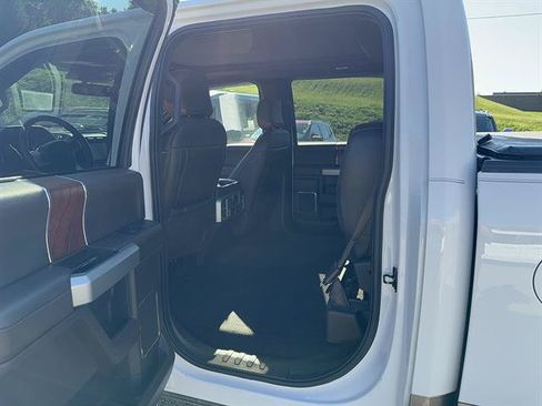 Used 2018 Ford F150 King Ranch w/ Equipment Group 601A Luxury AWD/4WD image 8