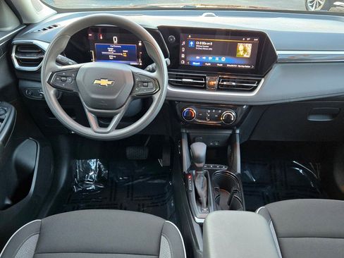 Used 2025 Chevrolet TrailBlazer LT image 16