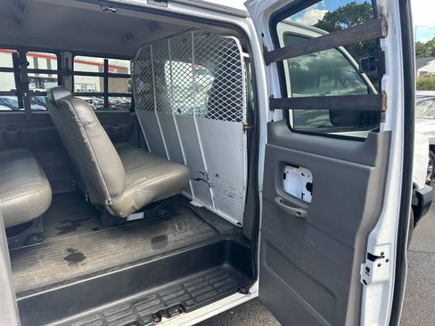 Used 2021 Chevrolet Express 3500 LS RWD image 36
