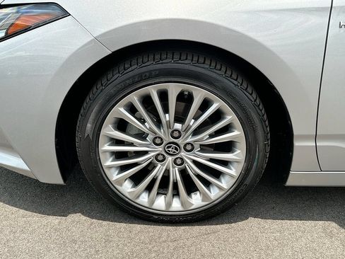 Used 2019 Toyota Avalon Limited w/ Advanced Safety Package FWD image 24
