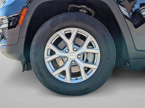 Used 2023 Jeep Grand Cherokee Limited AWD/4WD image 23
