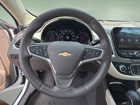 Used 2023 Chevrolet Malibu LT FWD image 12