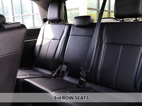 Used 2018 Ford Expedition XLT w/ Equipment Group 201A image 4