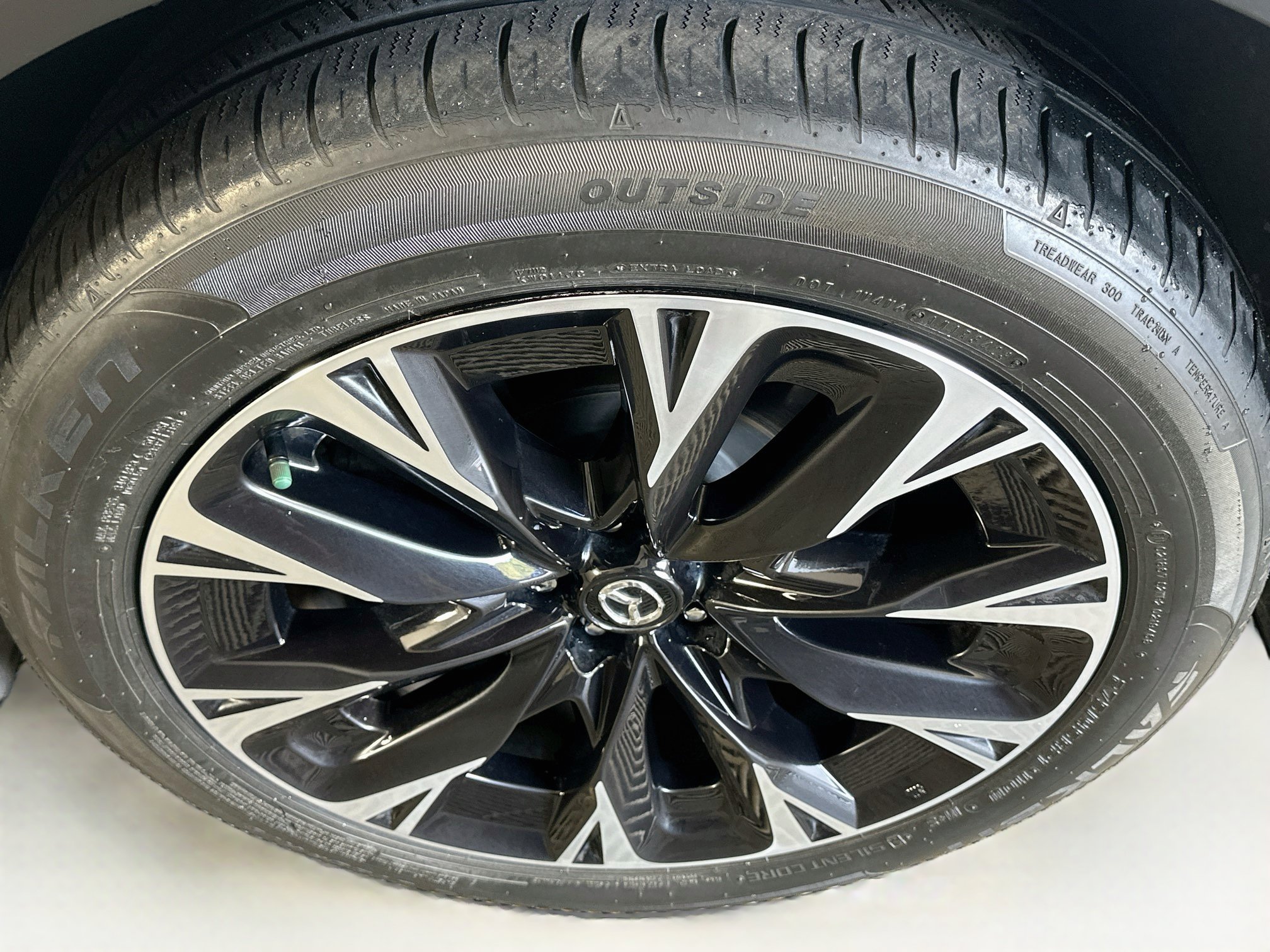 Used 2024 MAZDA CX-90 Plug-In Hybrid w/ Premium Pkg AWD/4WD image 11