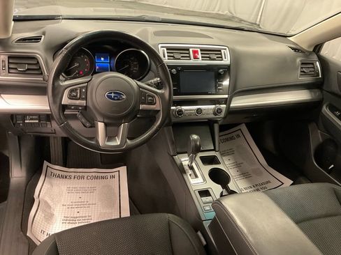 Used 2017 Subaru Outback 2.5i Premium AWD/4WD image 4