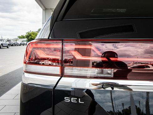 New 2026 Volkswagen Atlas SEL Premium R-Line AWD/4WD image 16