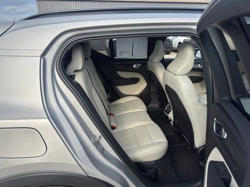 Used 2023 Volvo XC40 B5 Plus w/ Driver Assist Package AWD/4WD image 33