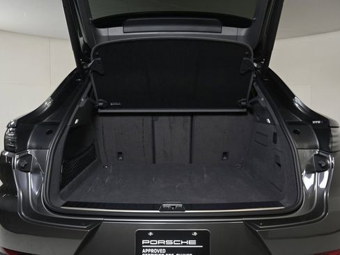 Used 2022 Porsche Cayenne Turbo AWD/4WD image 27